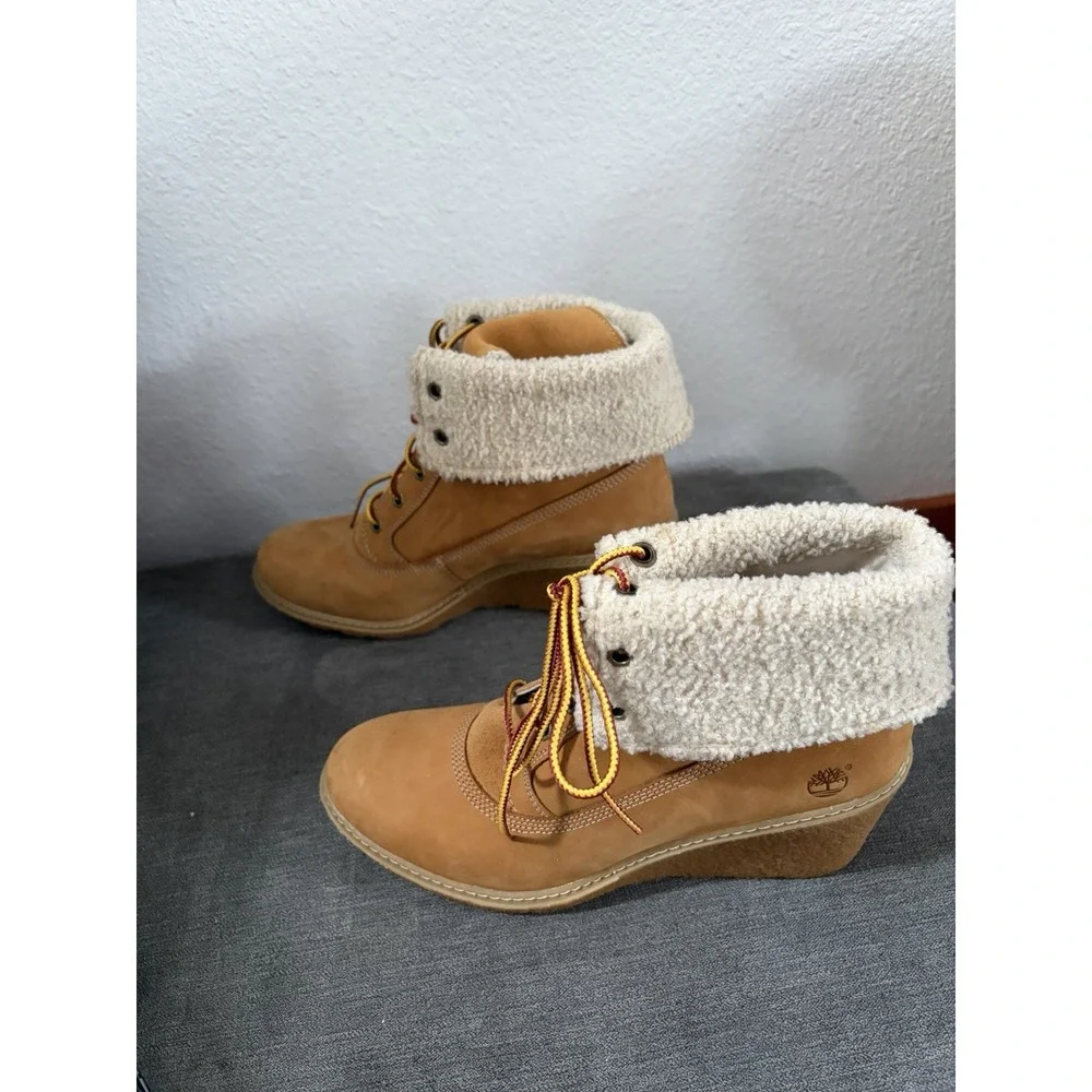 Timberland Women's Amston 2.5 Inch Wheat Nubuck Wedge Heel Boots 8257A Size 8.5